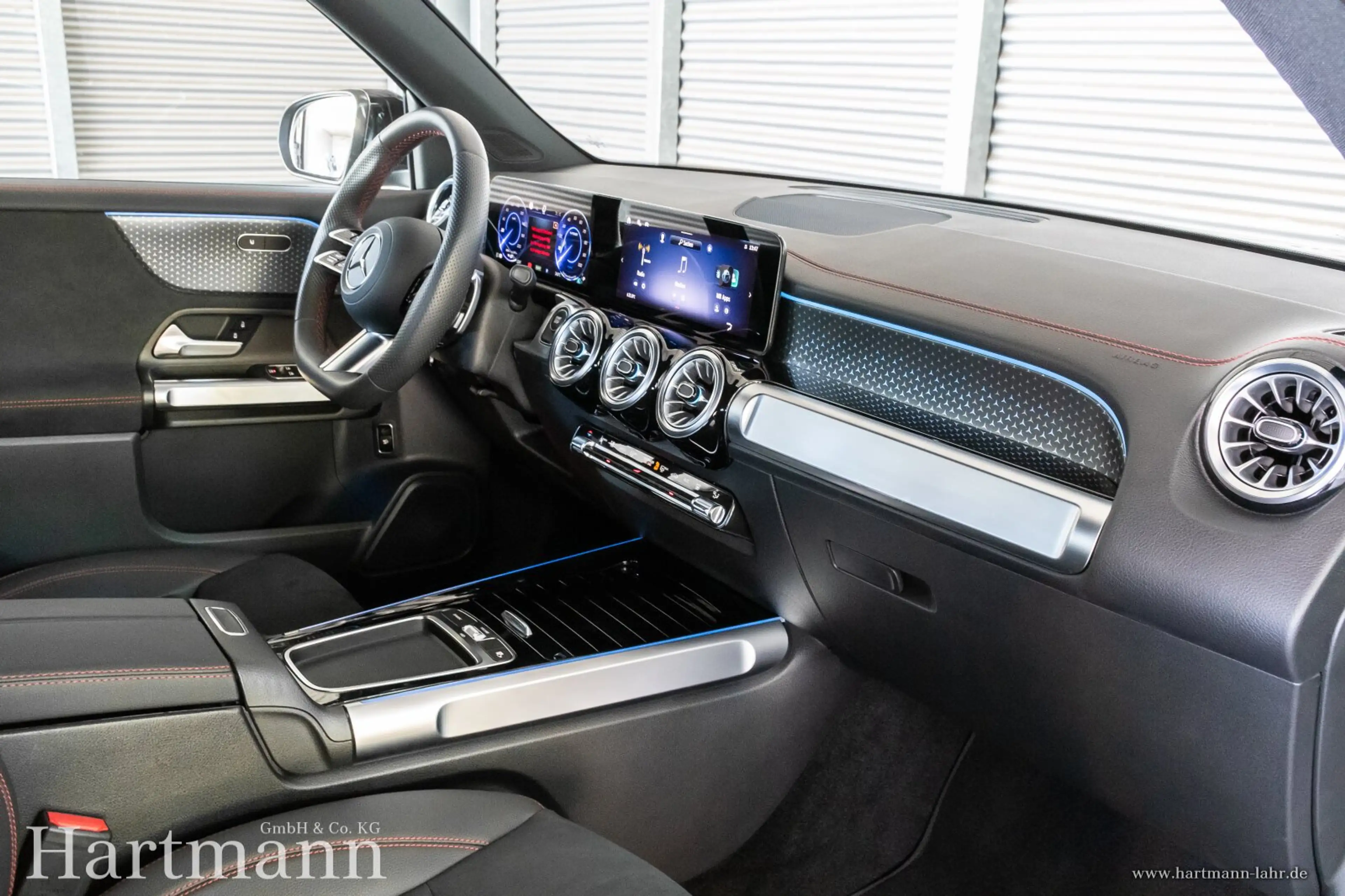 Mercedes-Benz EQB 300 EQB 300 4MATIC AMG Advanced Night AHK Totwinkel — photo 7