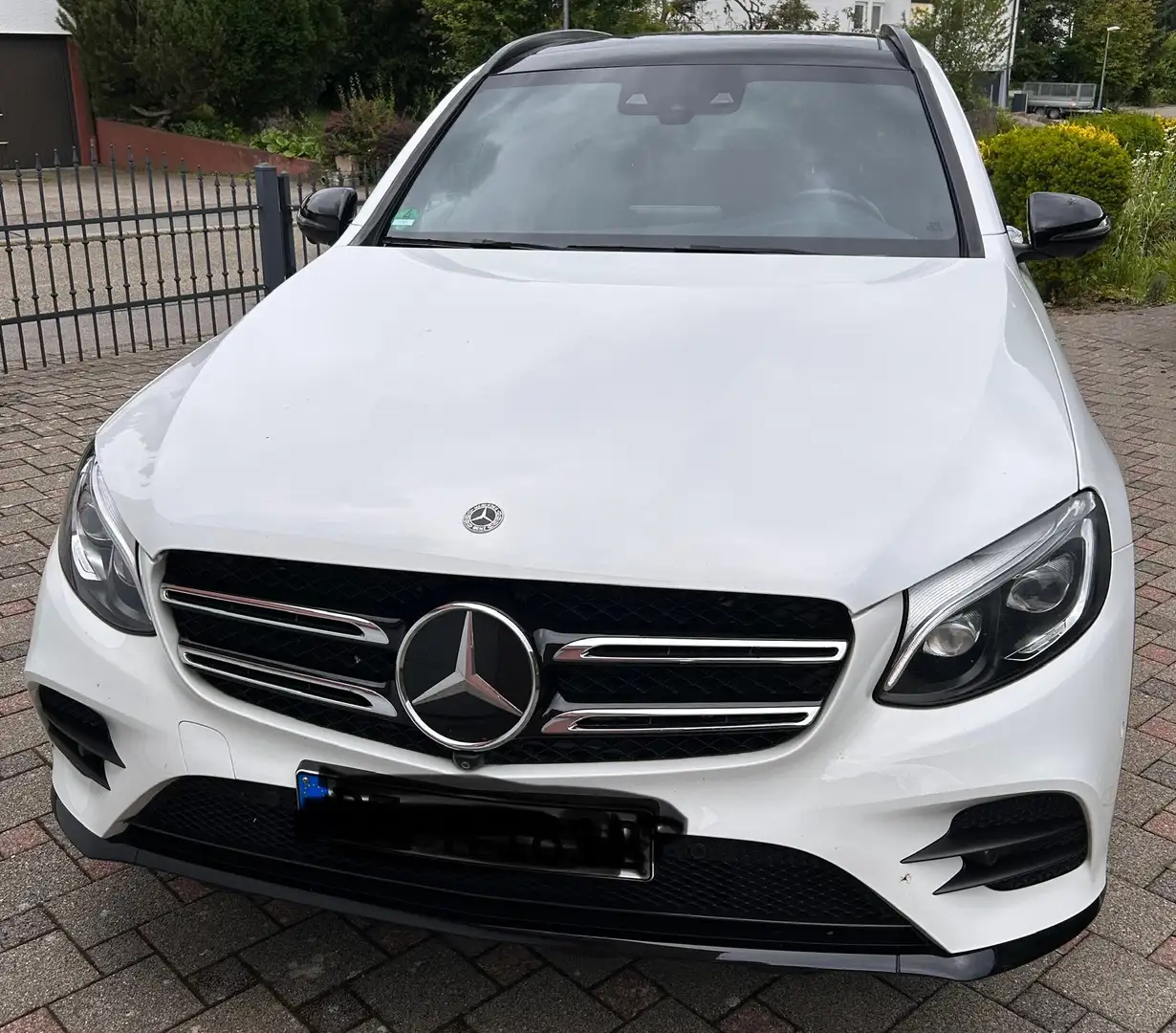 Mercedes-Benz GLC 300 4Matic 9G-TRONIC AMG Line White - 1