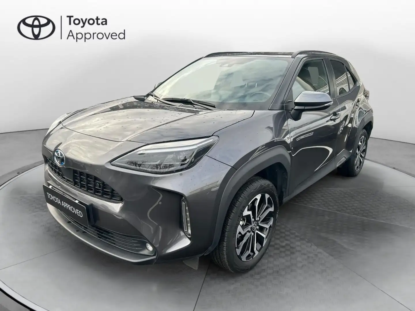Toyota Yaris Cross Yaris Cross 1.5 Hybrid 5p. E-CVT Trend Gris - 1