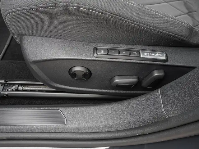 Volkswagen Golf view 15