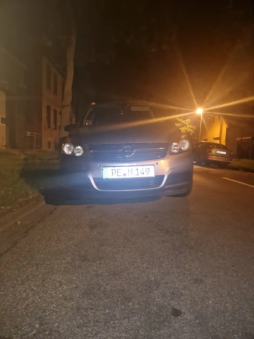 Opel Zafira Basis Silber - 1