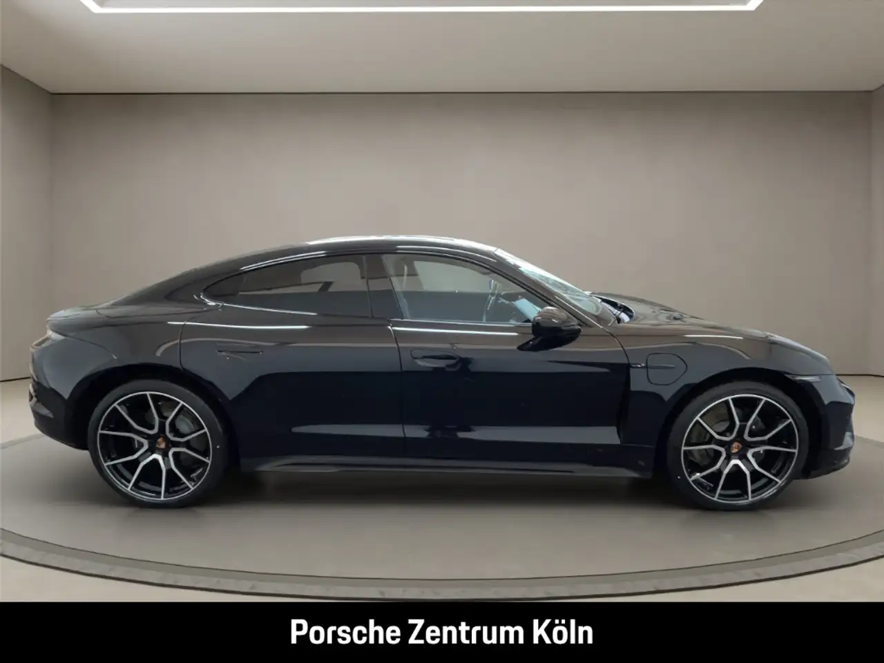 Porsche Taycan 4 Black Edition HA-Lenkung InnoDrive 6