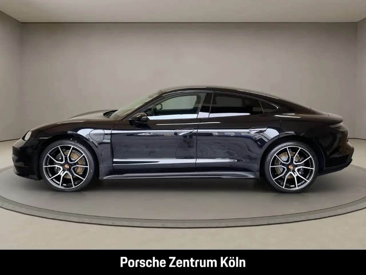 Porsche Taycan 4 Black Edition HA-Lenkung InnoDrive 2