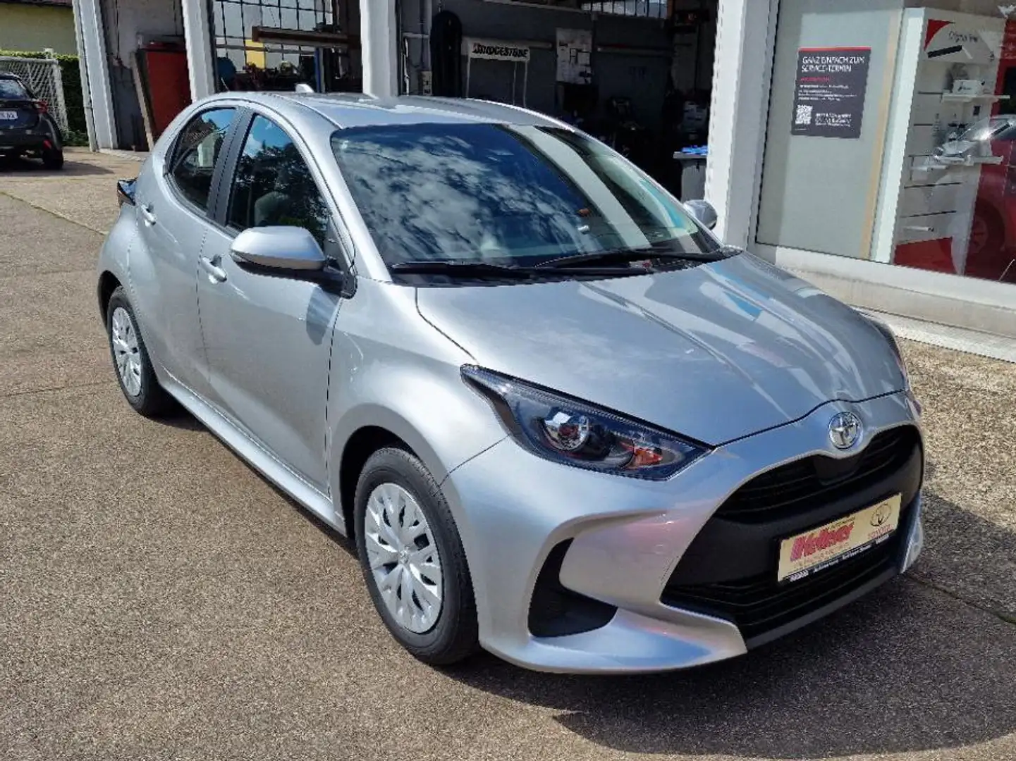Toyota Yaris Comfort Blanc - 1