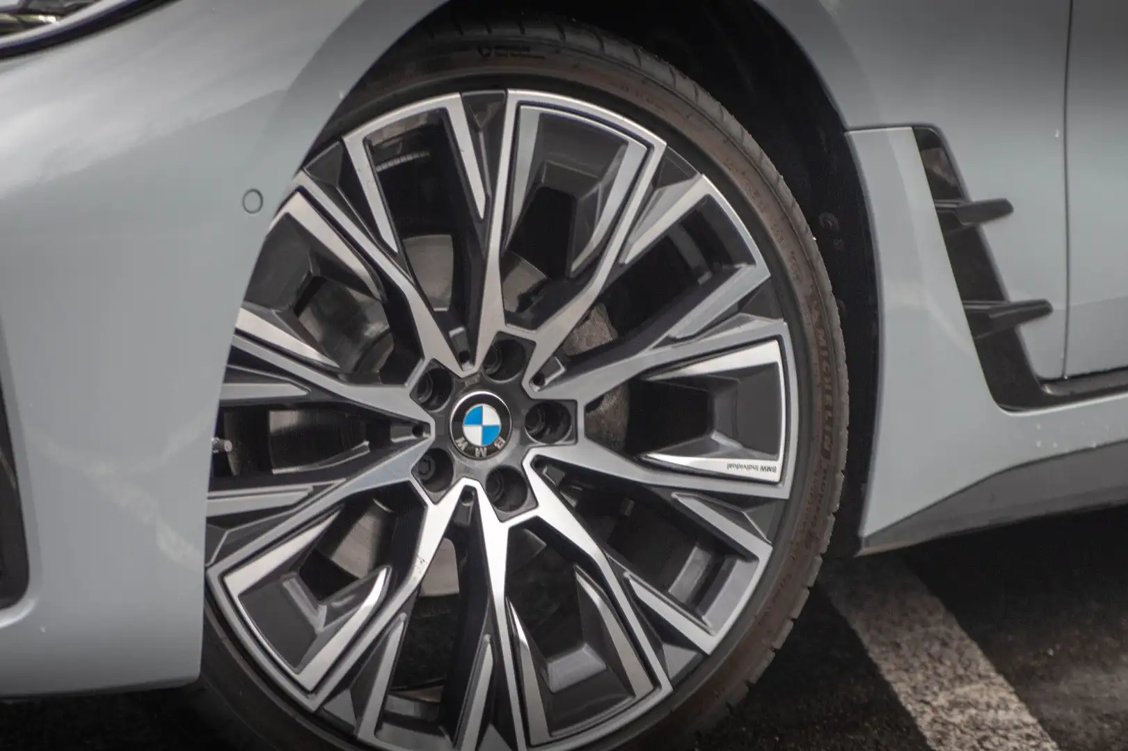 BMW 420 420d xDrive GC*M-Sport*KAM*HUD*20"Zoll*Brooklyn! Grau - 2