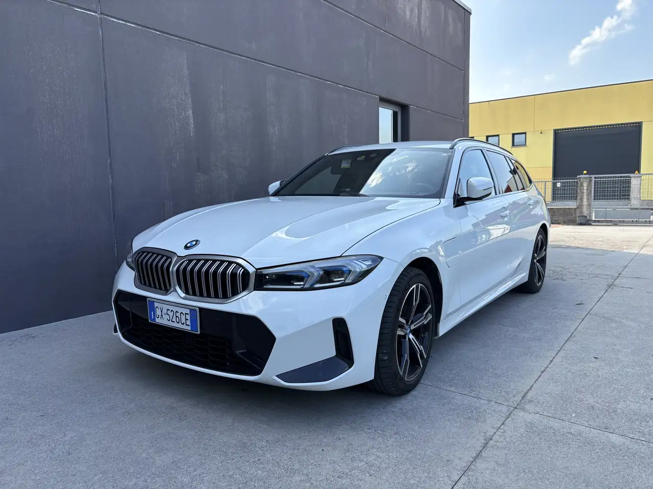 BMW 330