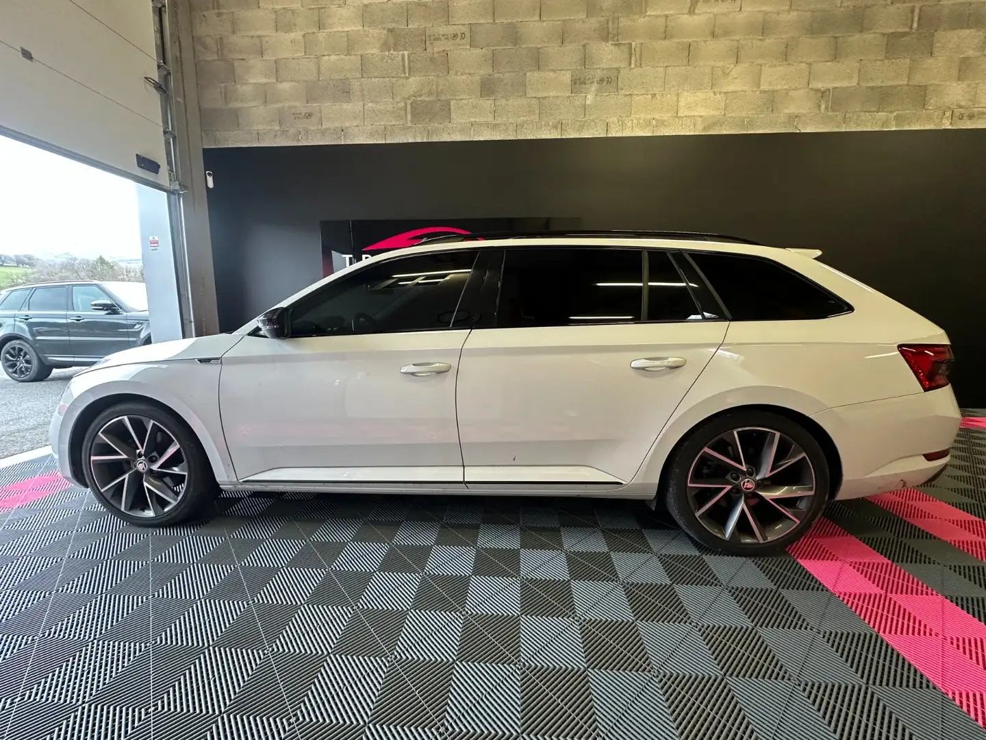 Skoda Superb Sportline Blanc - 2