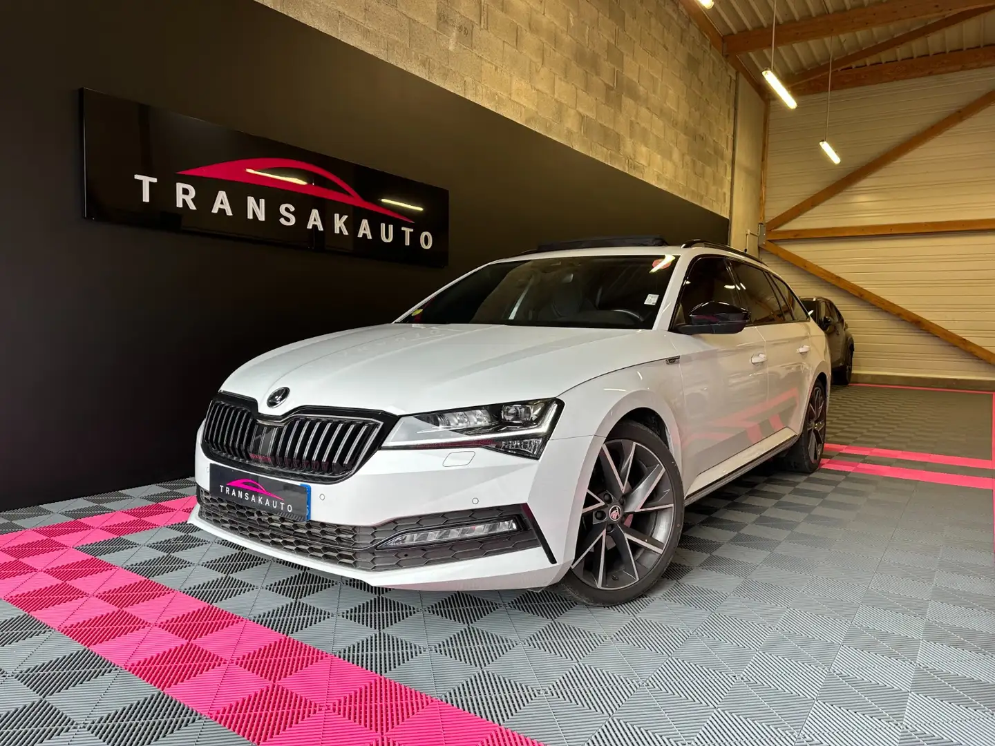 Skoda Superb Sportline Blanc - 1