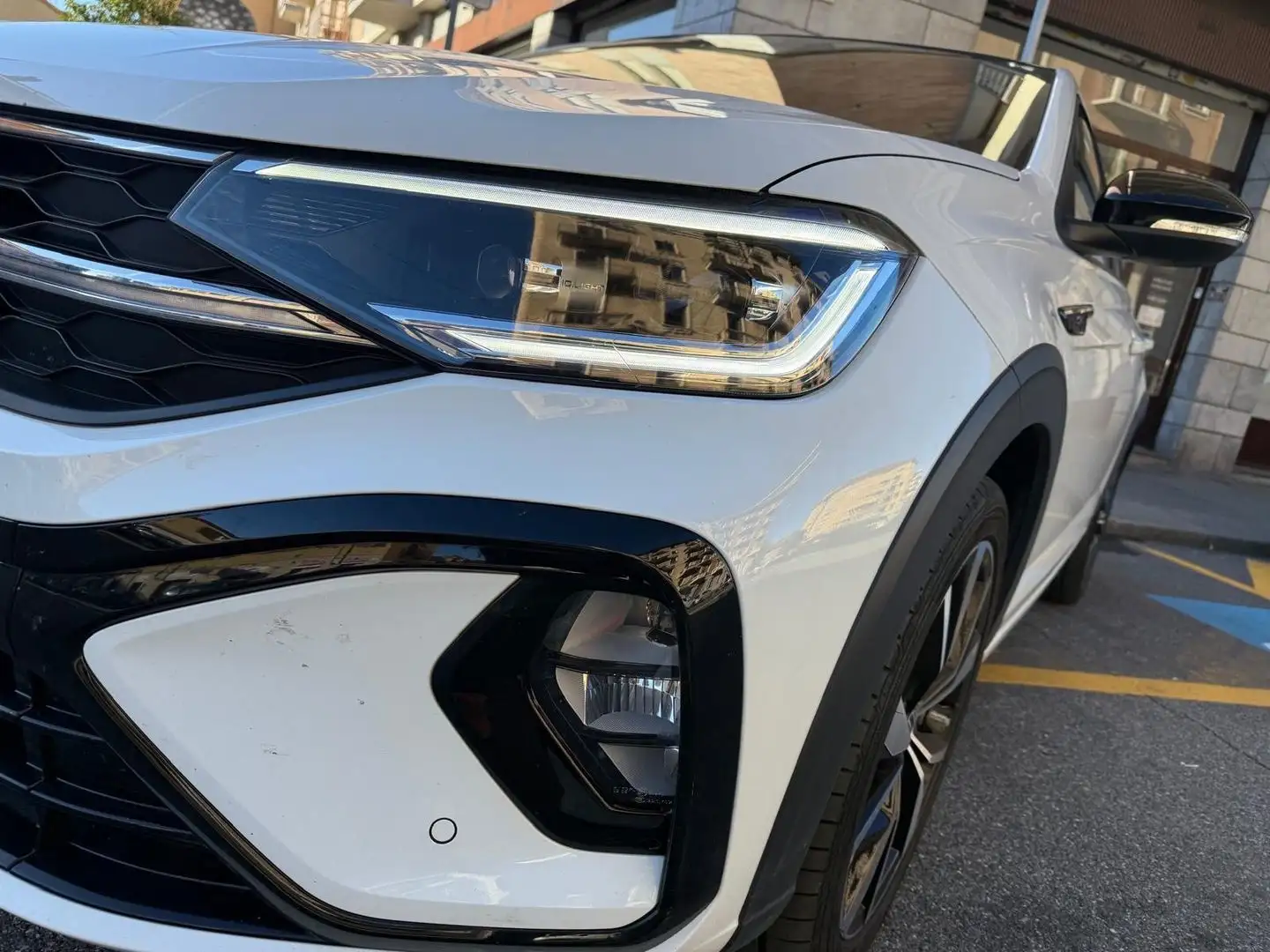 Volkswagen Taigo R Line 1.5 TSI Blanc - 2