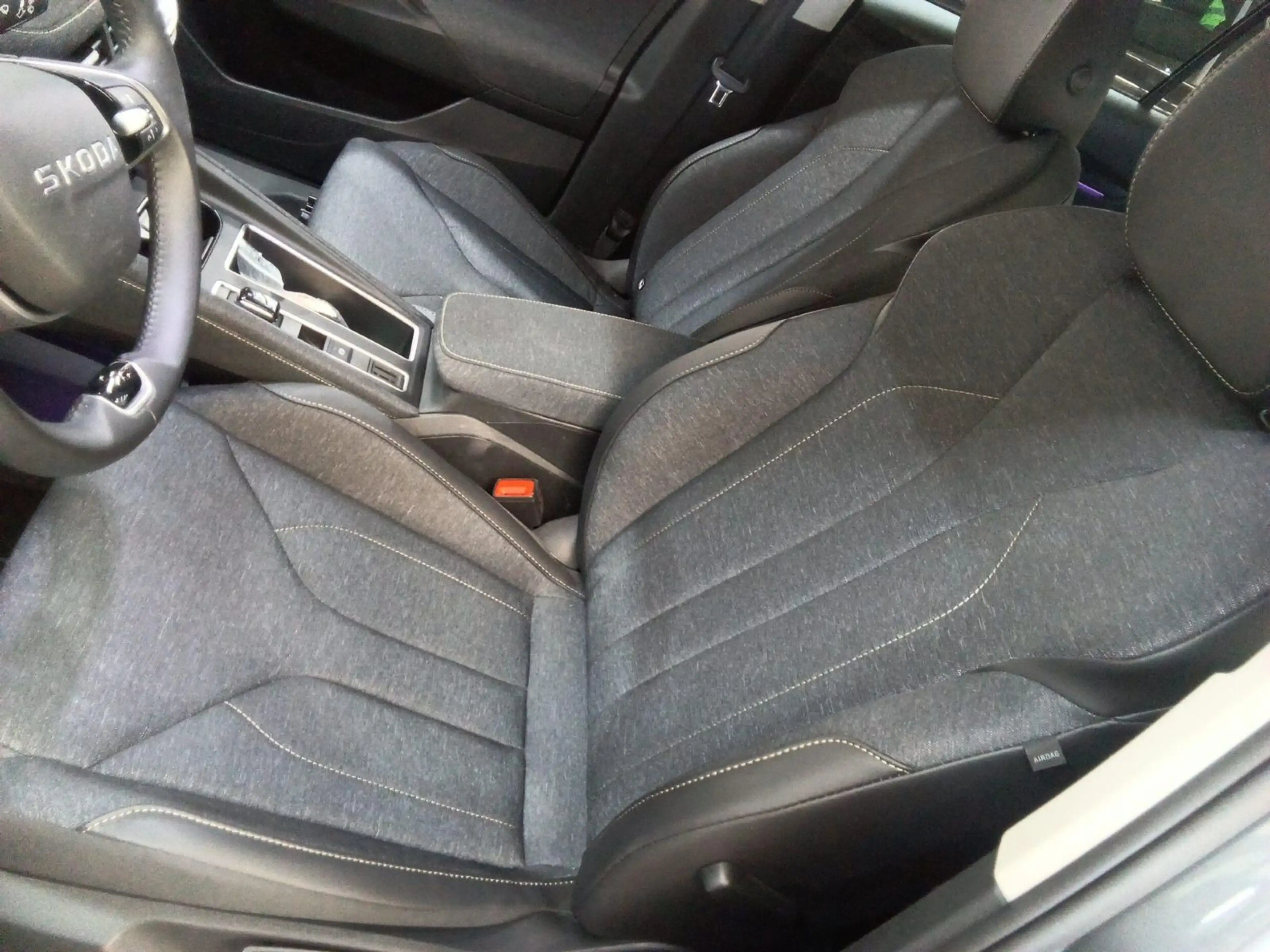 Skoda Elroq 85 Loft AHK Kamera Navi WäPu ACC Matrix — photo 9