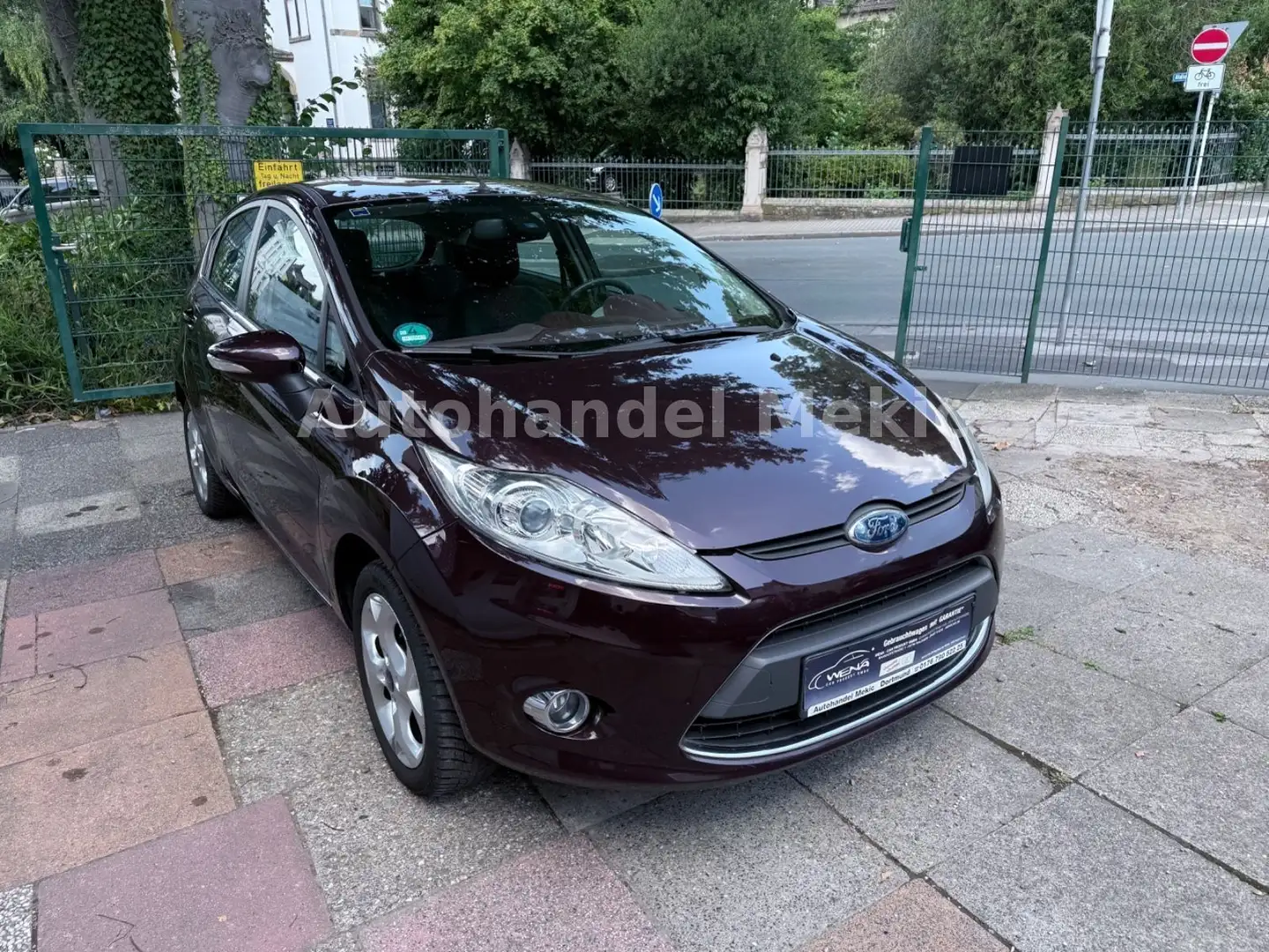 Ford Fiesta Titanium 5-Türen- 1.Hand Brun - 2