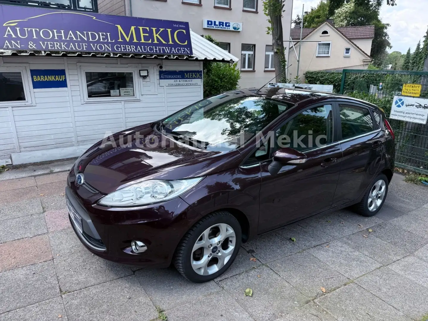 Ford Fiesta Titanium 5-Türen- 1.Hand Brun - 1