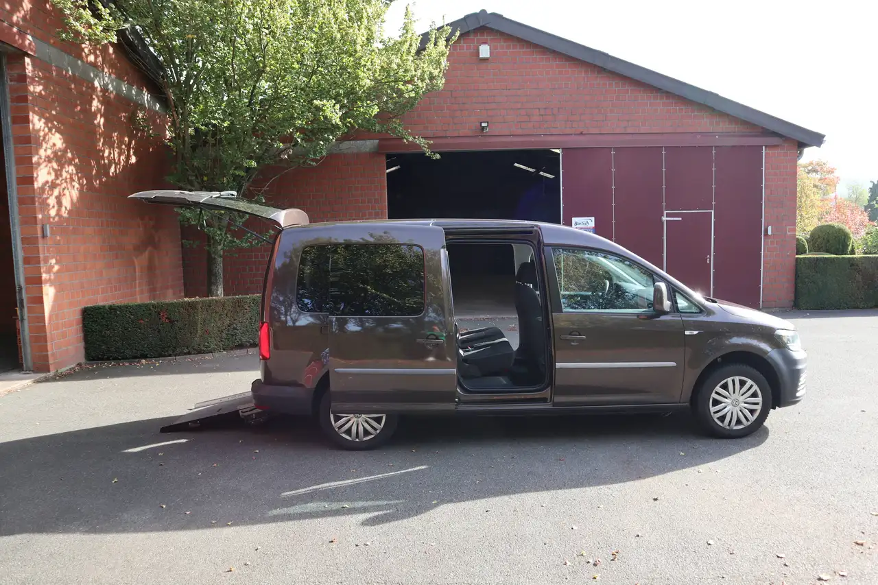 2016 Volkswagen Caddy Maxi Benziner*rollstuhlgerecht*AMF-Bruns Umbau*Wenderampe*Garantie*, photograph 8