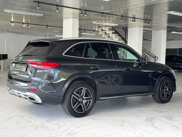 Mercedes-Benz GLC view 5