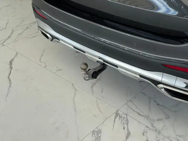 Mercedes-Benz GLC view 9