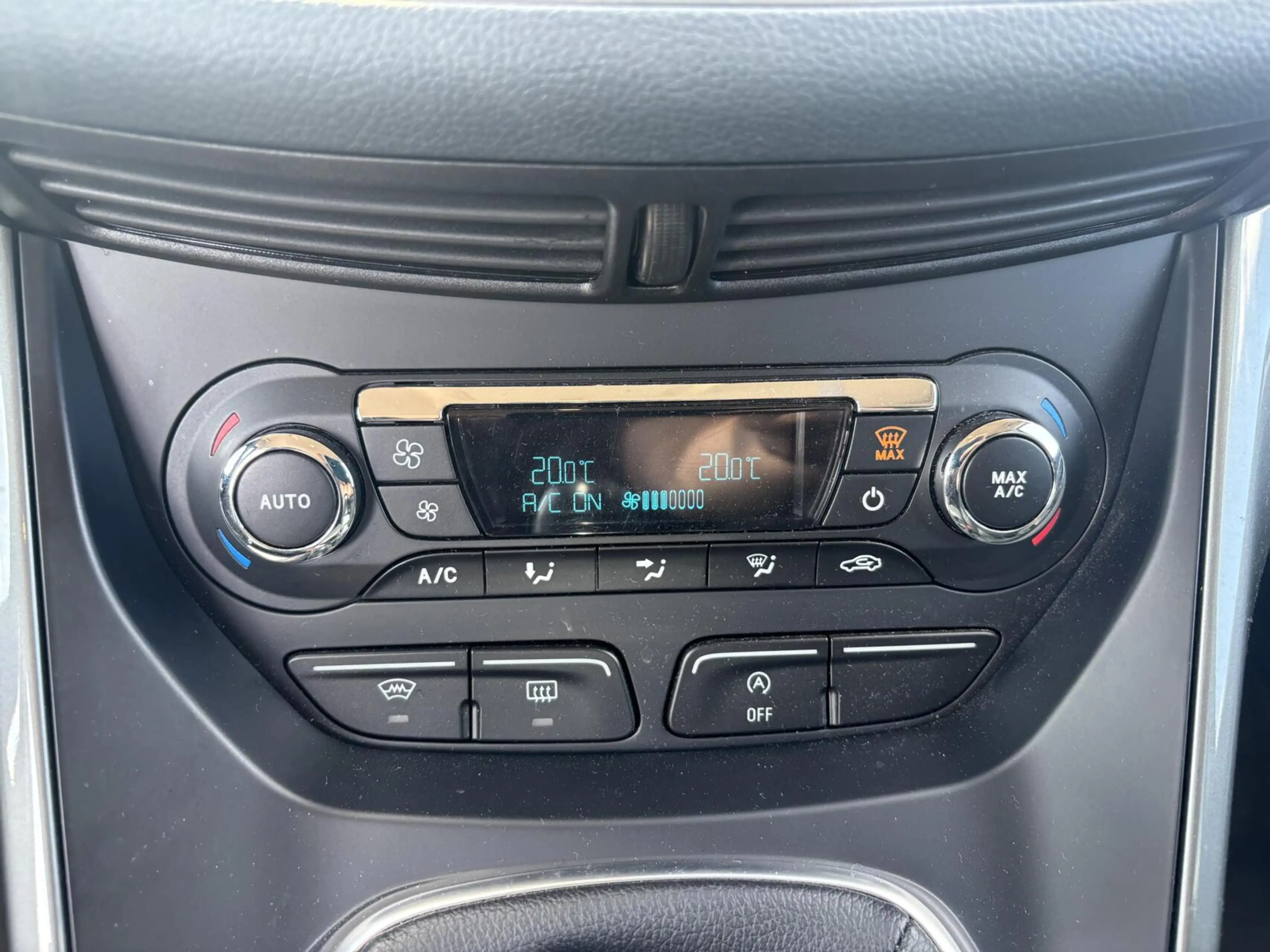 Ford C-Max 1.0 Titanium 125PK Distributieriem is Vervangen Tr — photo 18