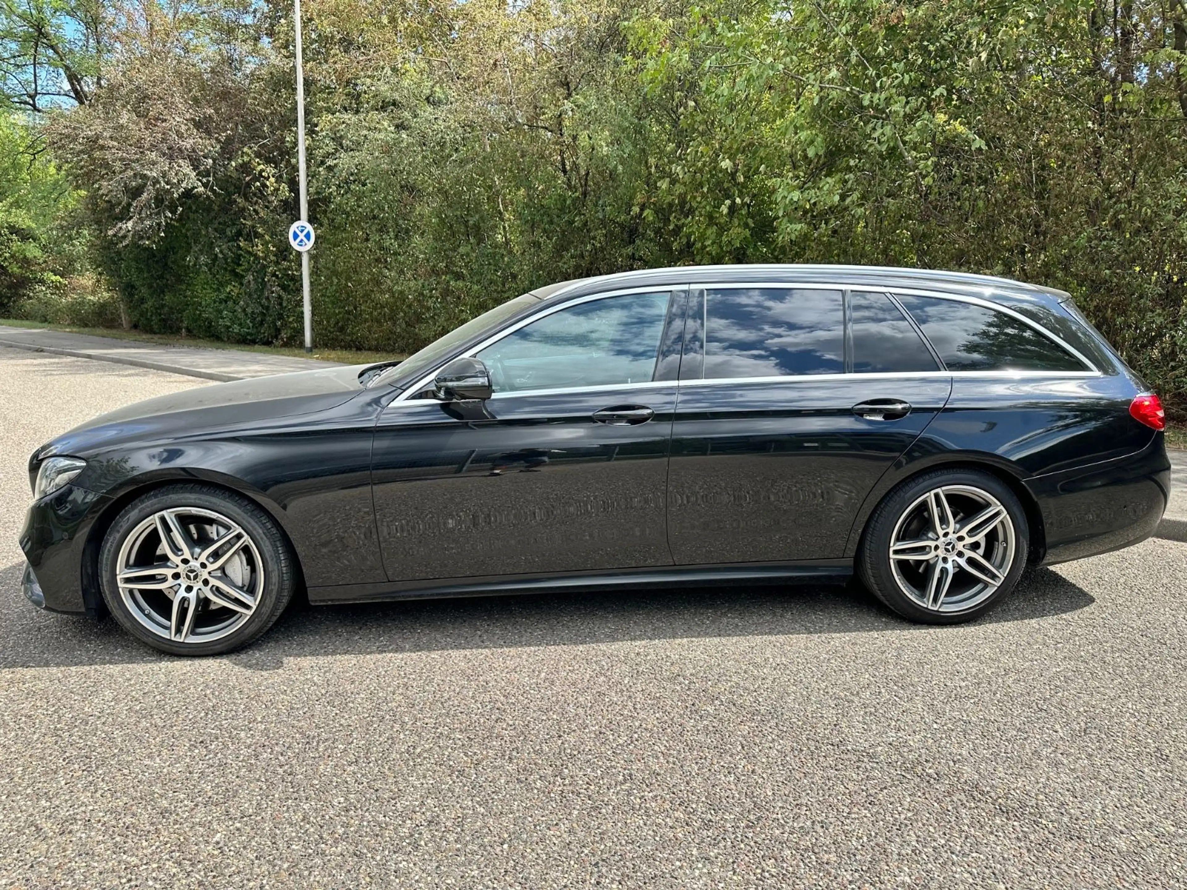 Mercedes-Benz E 250 T 9G Aut. AMG-Line LED High Performance — photo 2