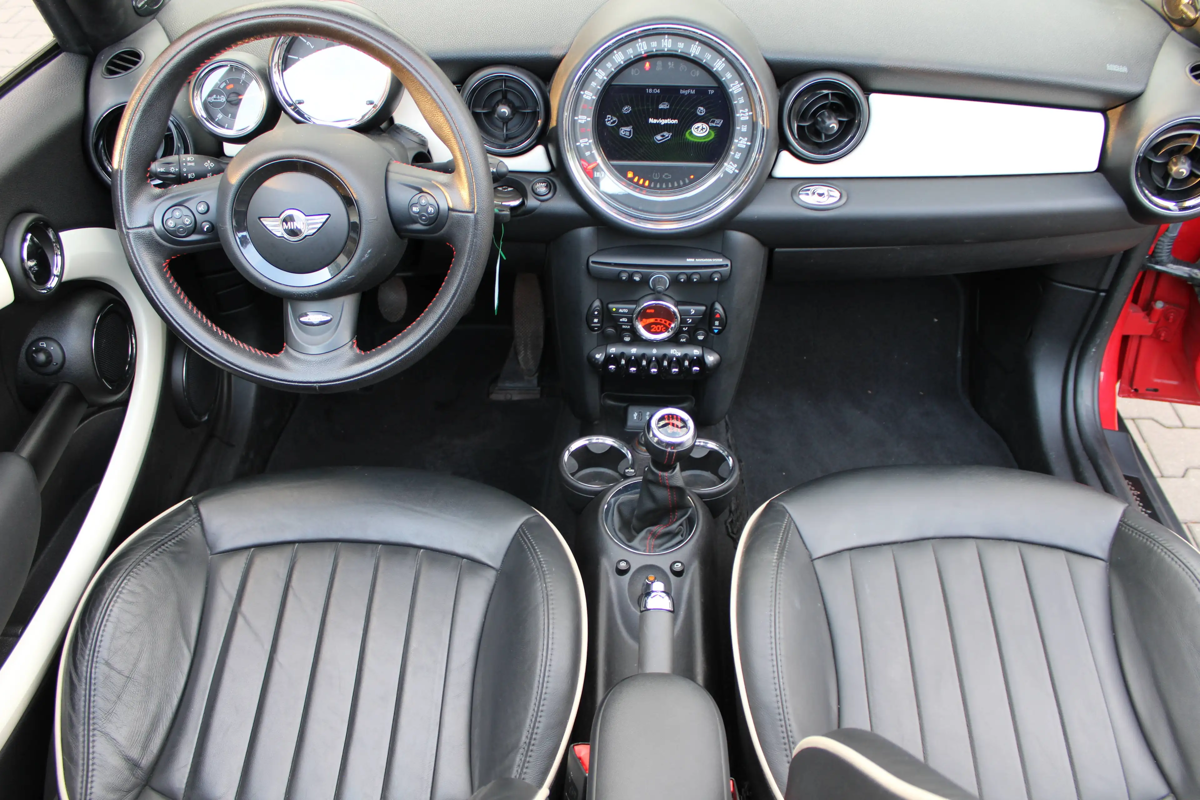 MINI Cooper Cabrio John Cooper Works Paket Navi/Xenon/Leder/H&K/PDC/MFL/SHZ — photo 14