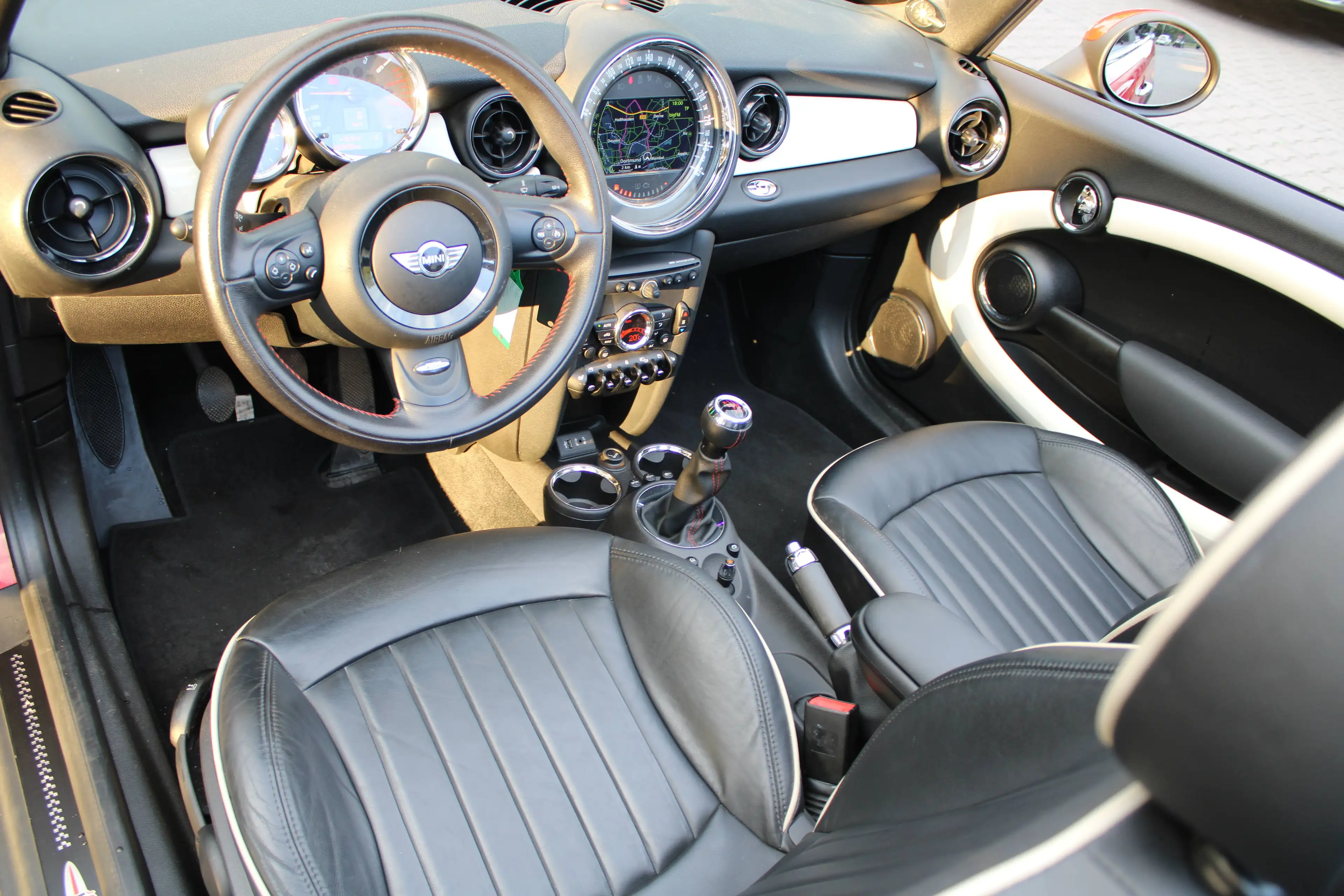 MINI Cooper Cabrio John Cooper Works Paket Navi/Xenon/Leder/H&K/PDC/MFL/SHZ — photo 8
