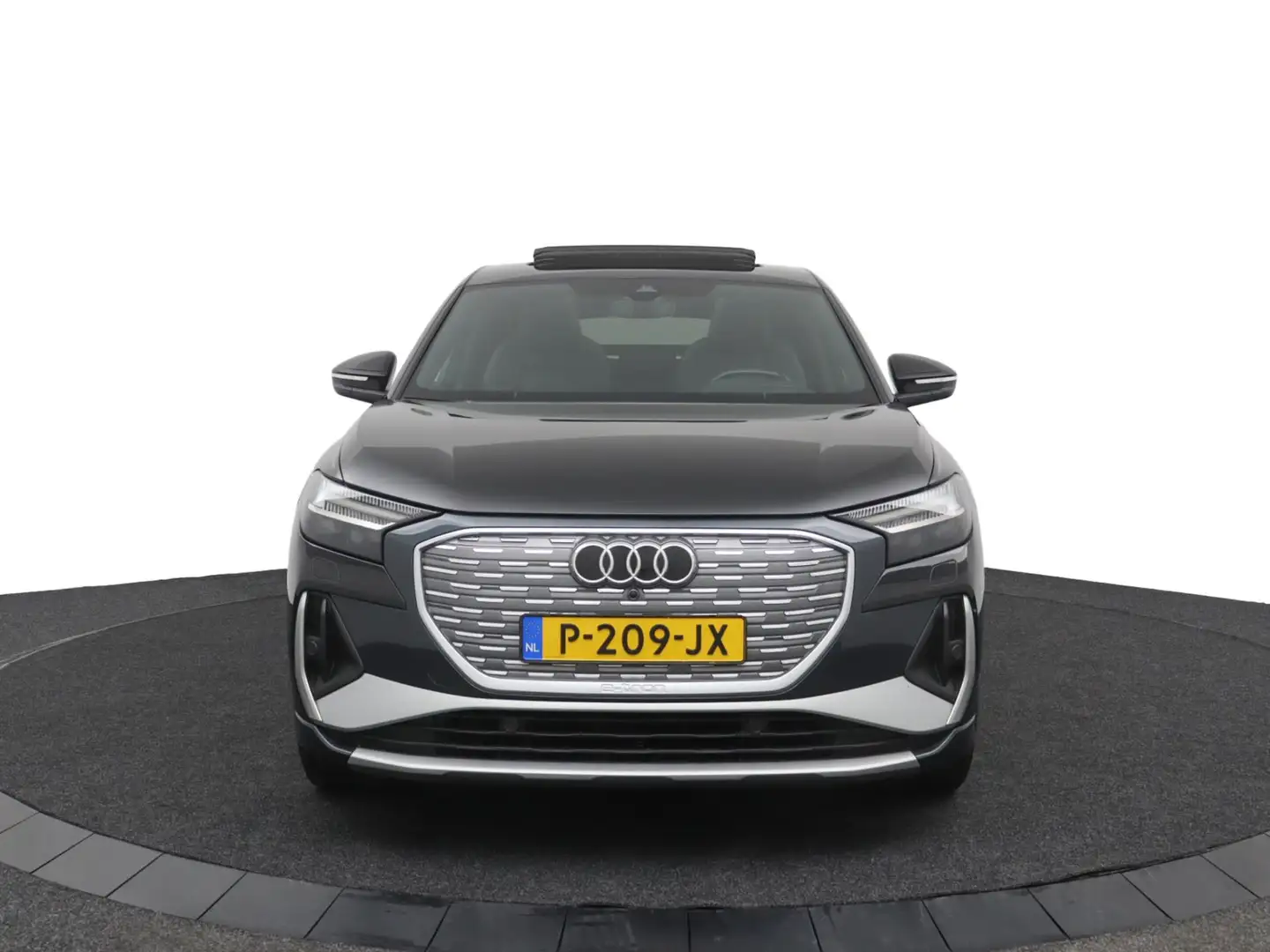 Audi Q4 e-tron Sportback 40 Launch edition S Competition 77 kWh Zwart - 2