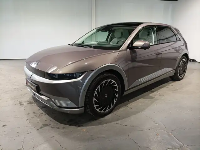 Hyundai Ioniq 5 view 3