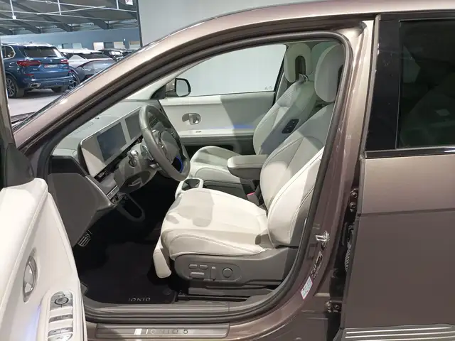 Hyundai Ioniq 5 view 8