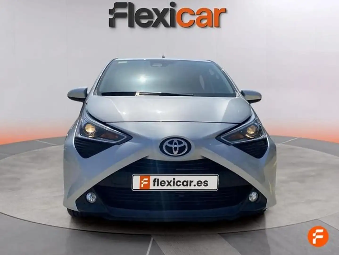 Toyota Aygo 70 x-cite Gris - 1