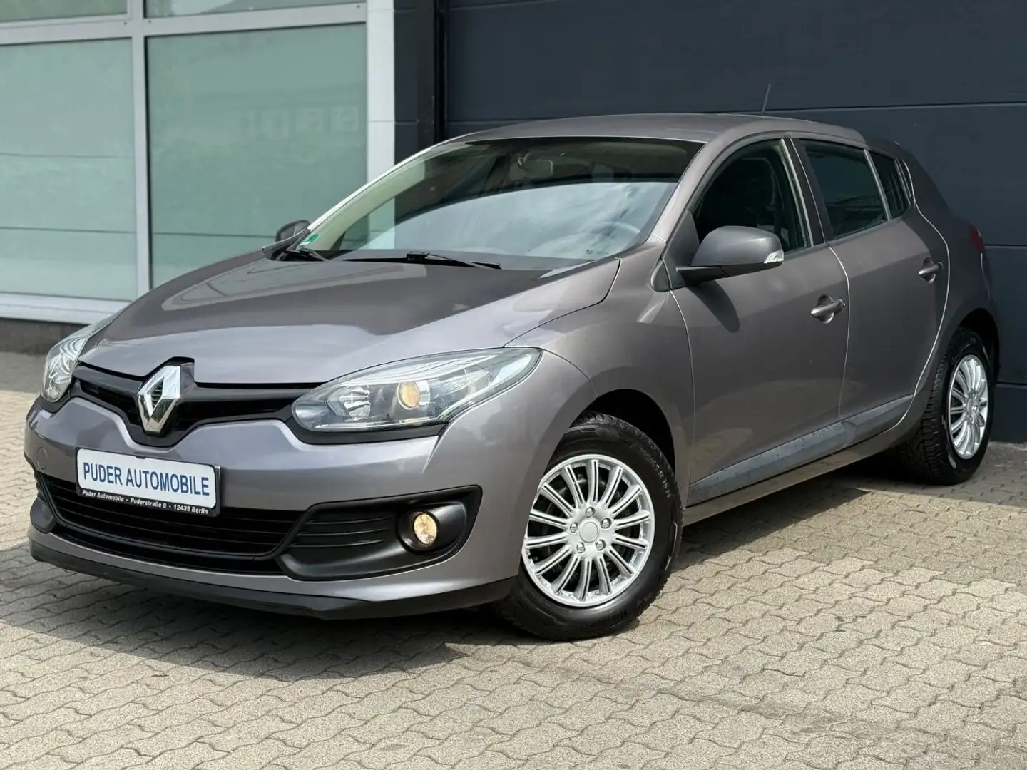 Renault Megane III 1.2 Lim. 5-trg. Facelift 132PS Klima Grigio - 1