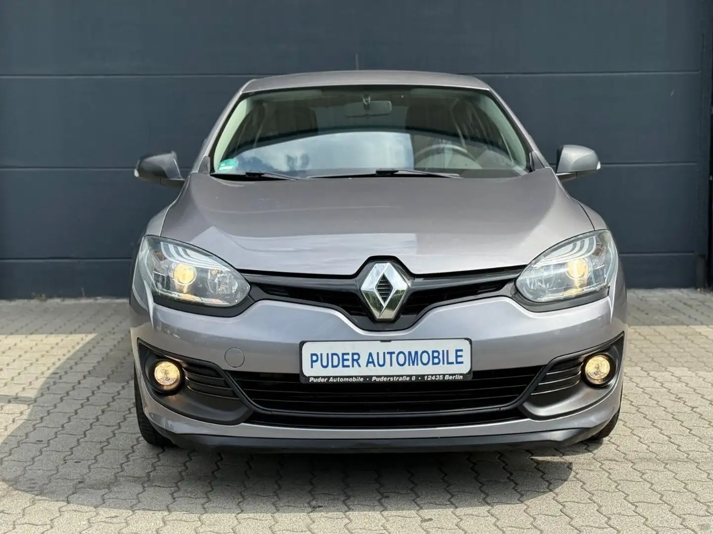 Renault Megane III 1.2 Lim. 5-trg. Facelift 132PS Klima Grigio - 2