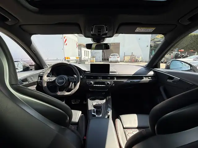 Audi RS4 2.9 TFSI quattro Ansicht 12
