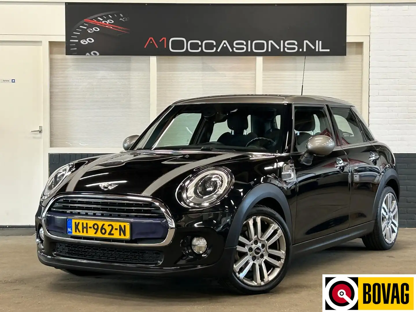MINI Cooper Mini 1.5 Chili Serious Business + DEALER ONDERHOUD Zwart - 1