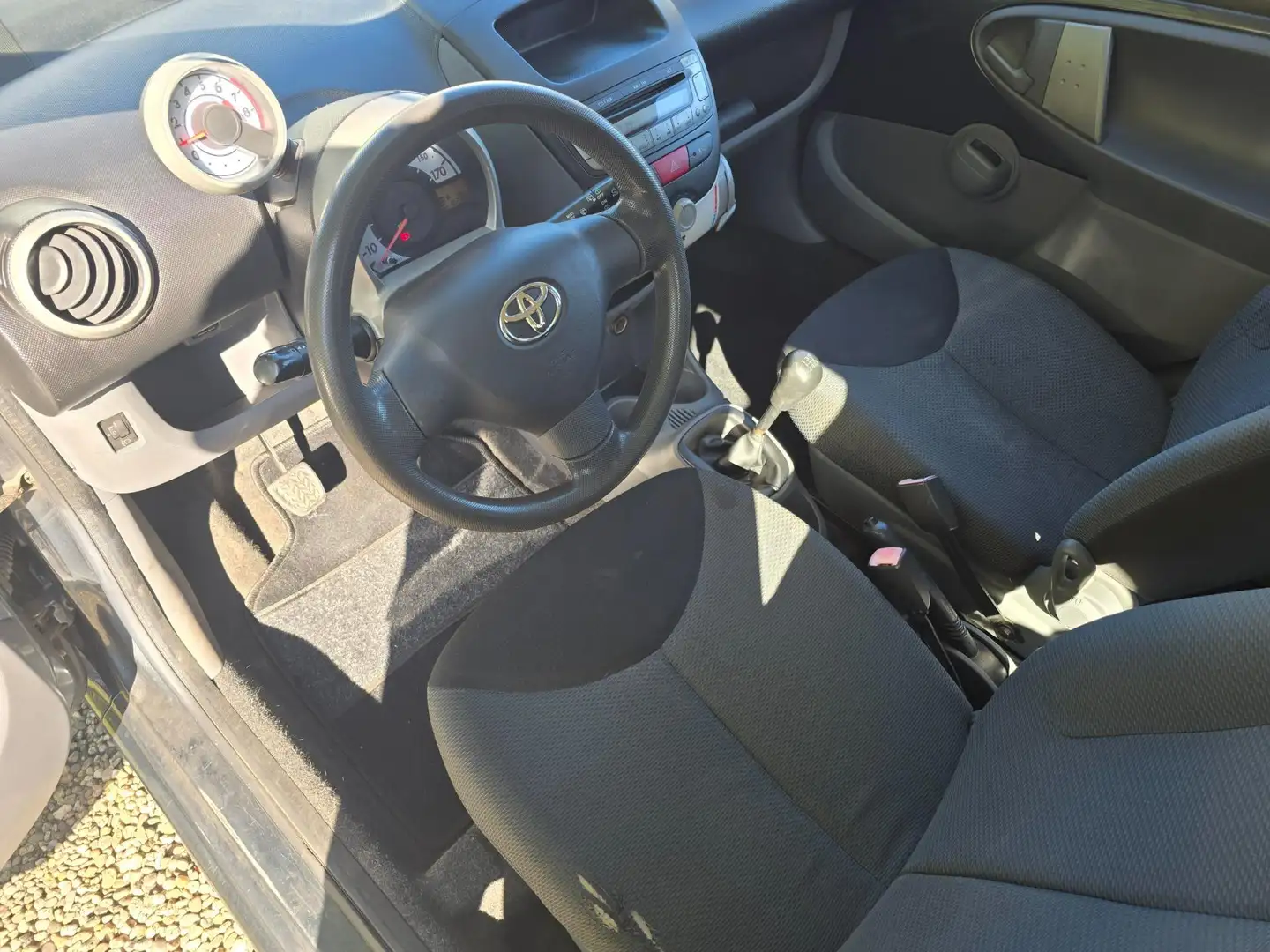 Toyota Aygo 1.0-12V + 5-deurs AIRCO *apk:09-2026* Grau - 2