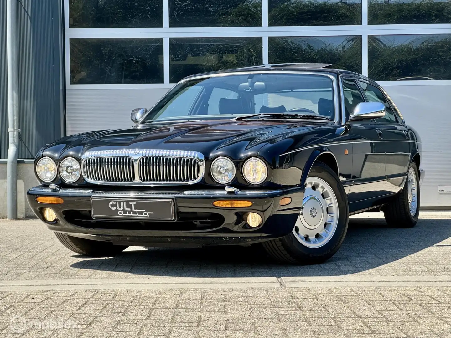Daimler Sonstige Eight LWB Schwarz - 1