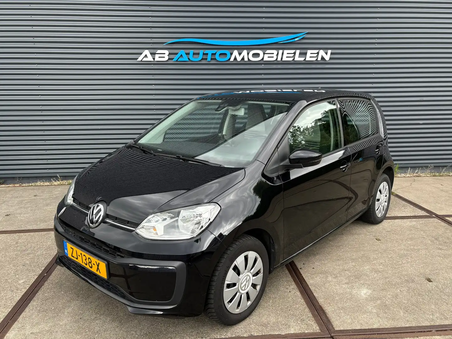 Volkswagen up! 1.0 BMT move up! 5 DEURS/ BLUETOOTH/ LED VERL Zwart - 1