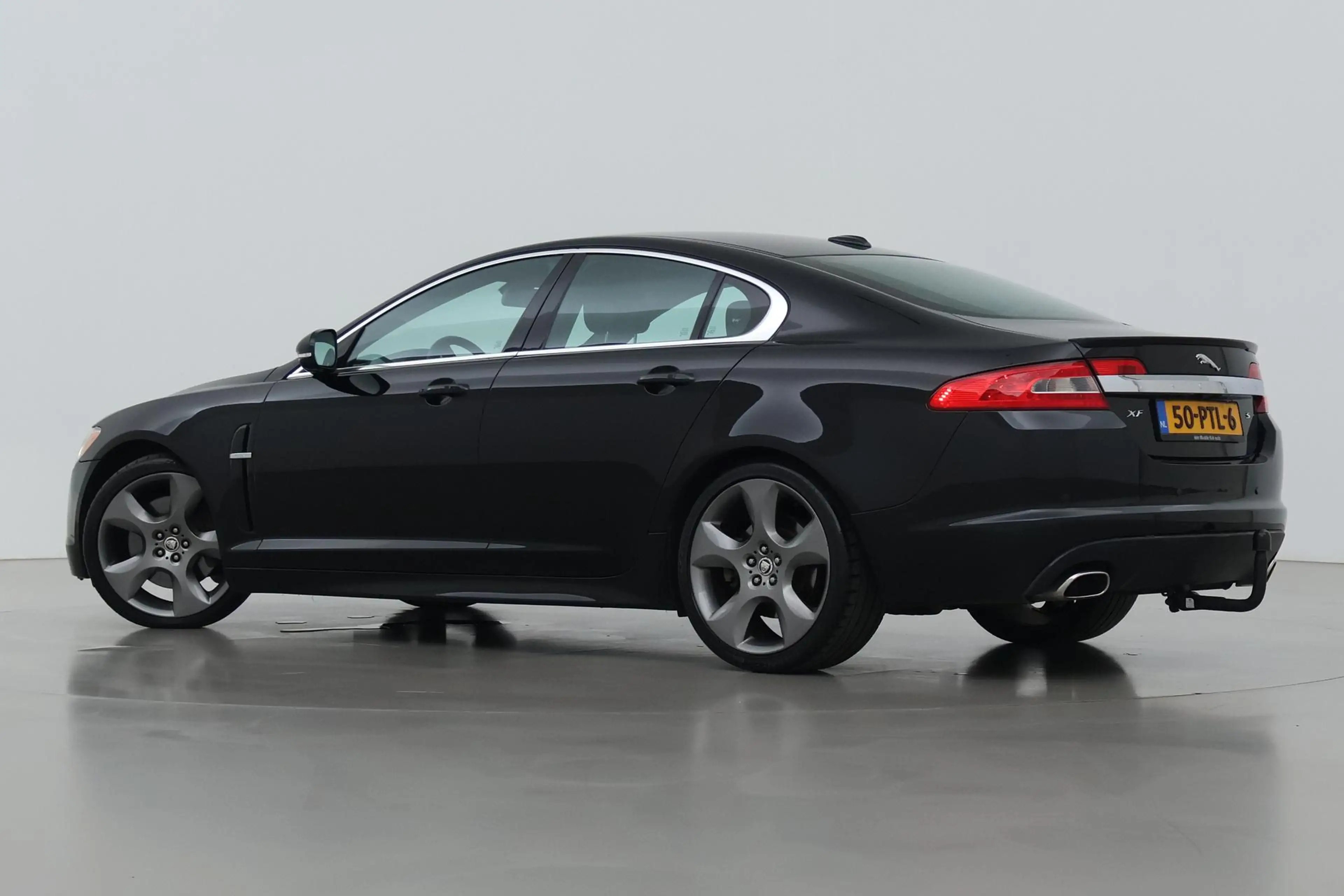 Jaguar XF 3.0D S V6 Premium Luxury | Trekhaak | Bowers&Wilki — photo 2