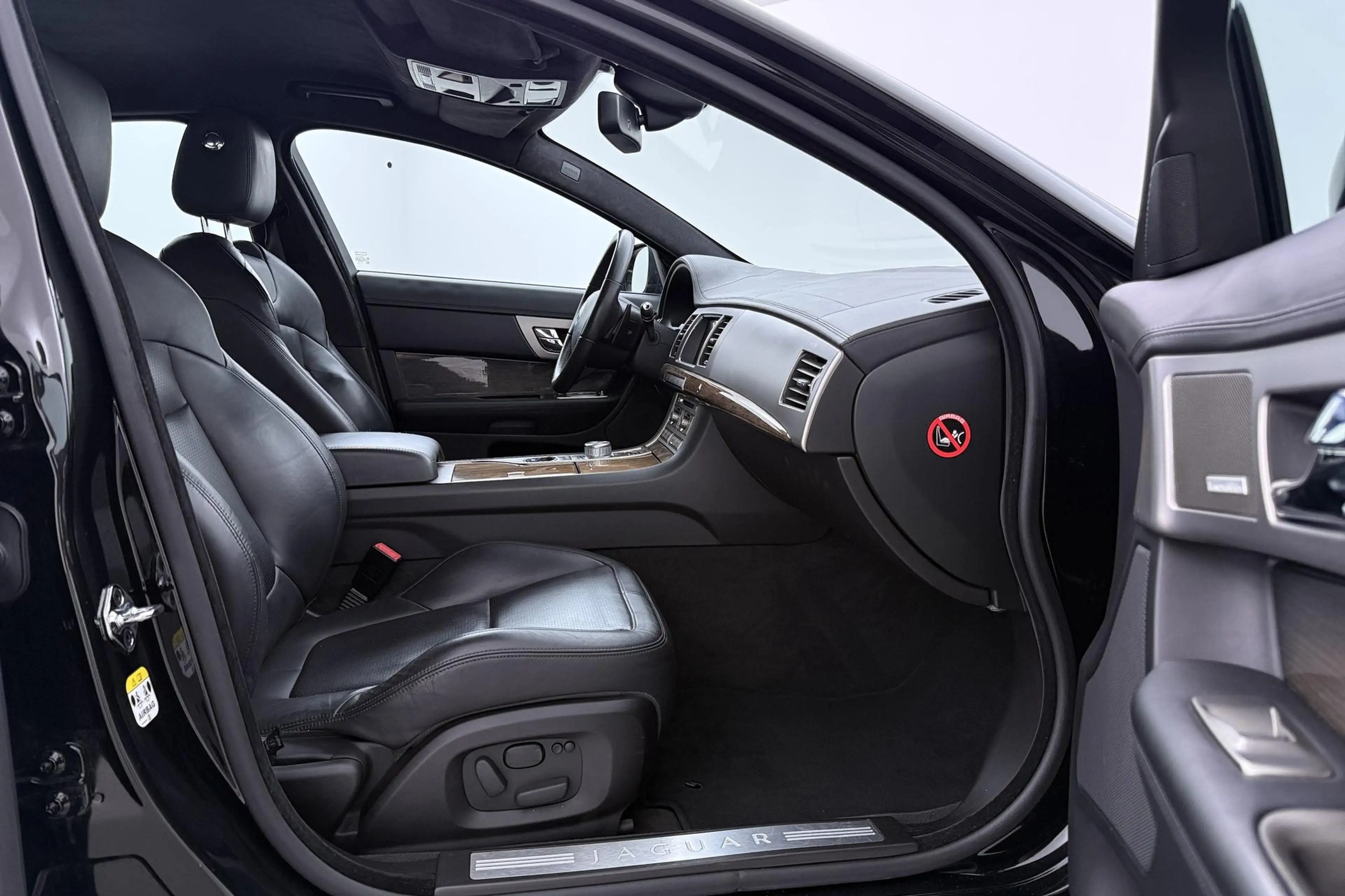 Jaguar XF 3.0D S V6 Premium Luxury | Trekhaak | Bowers&Wilki — photo 5