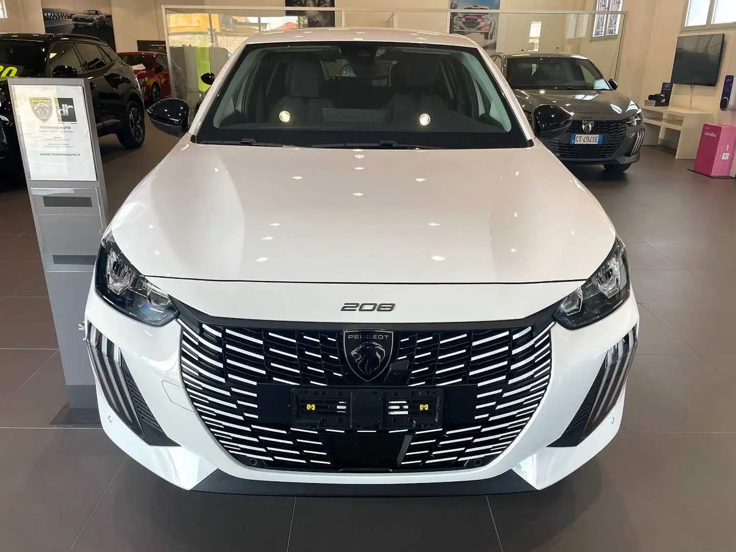 Peugeot 208 2ª serie 110 E-Dcs6 Hybrid Allure + VISIO 360 Bianco - 2