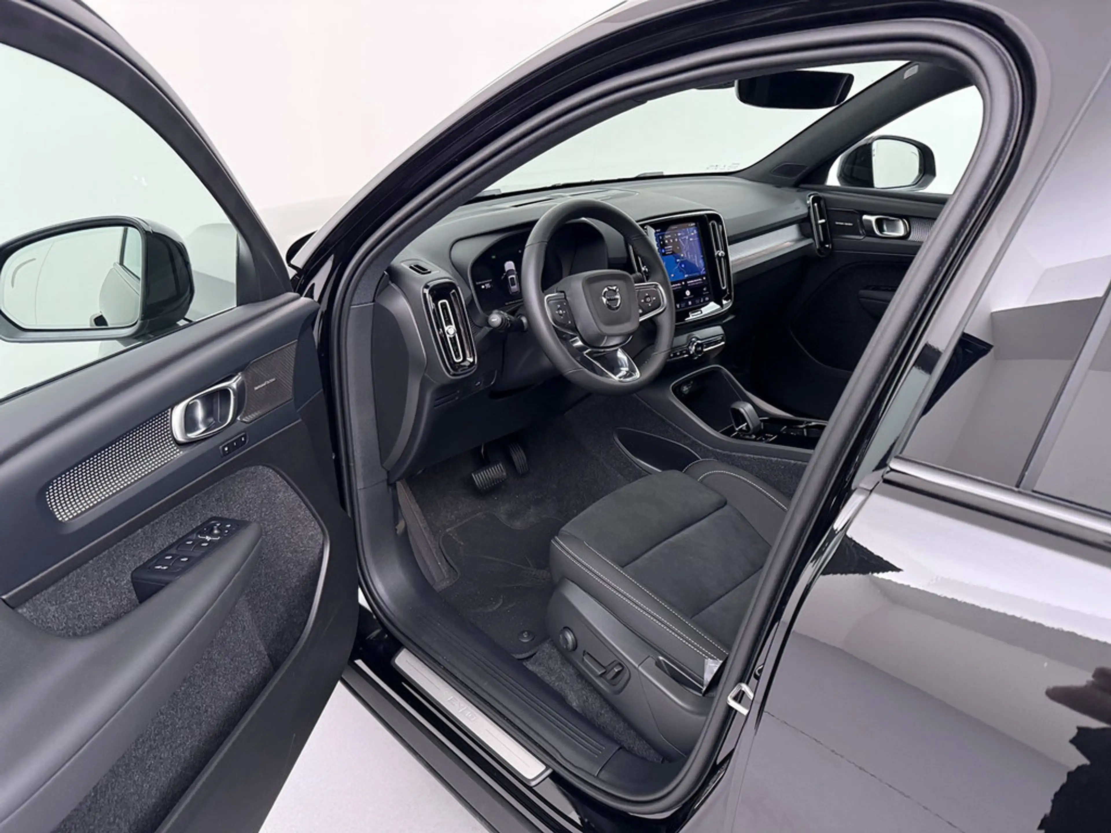 Volvo EX40 Twin Motor Performance AWD Ultra Dark *20-Zoll*ALARM* — photo 11