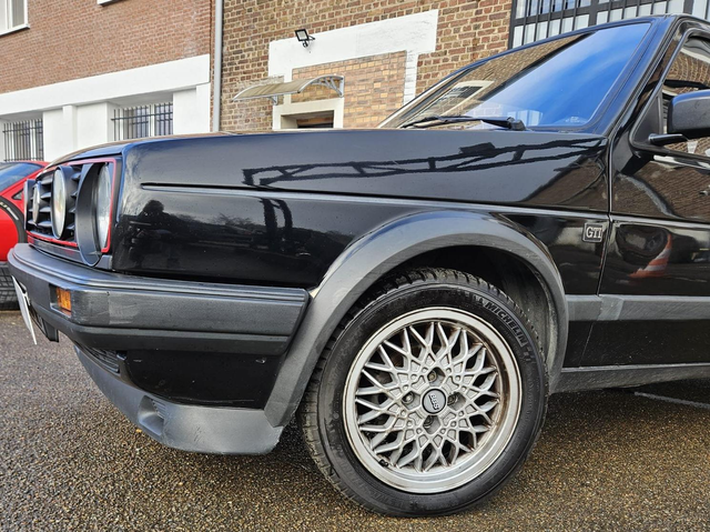 Volkswagen Golf GTI Golf 1.8i GTI