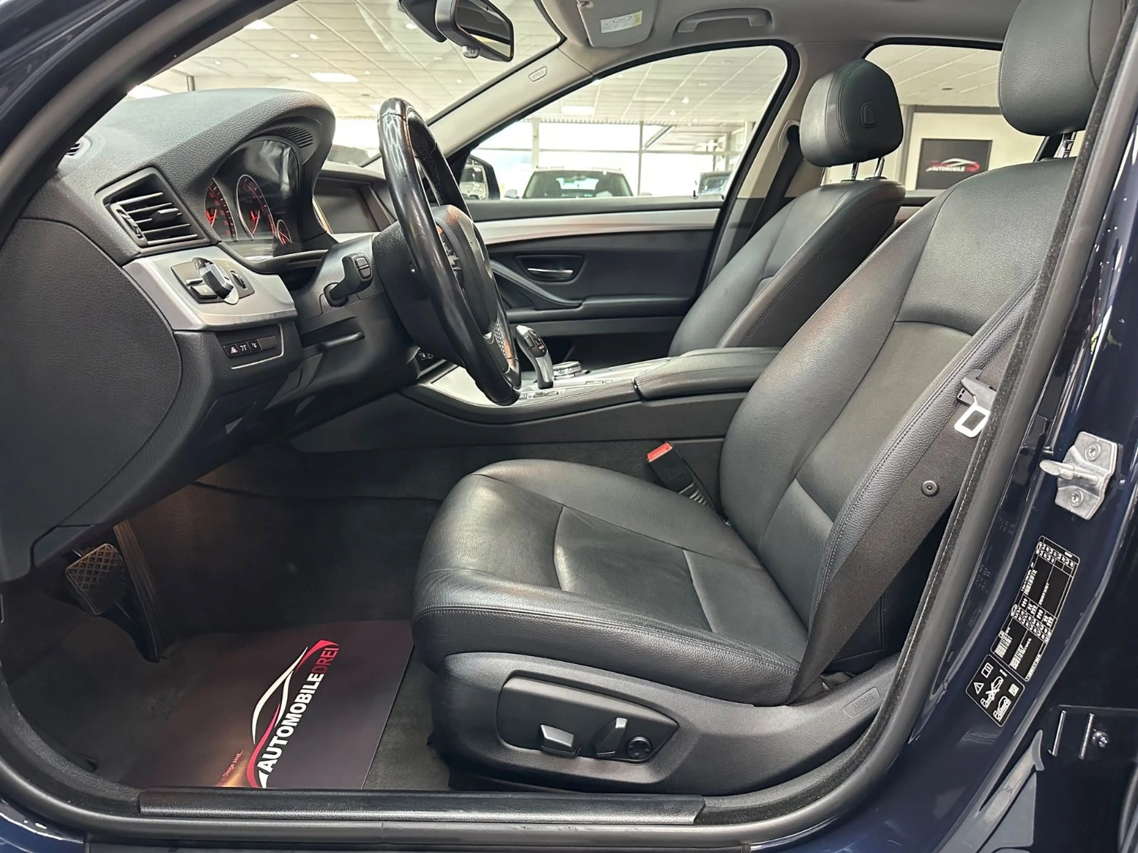 BMW 528 i xDrive/ Schiebedach/ Head up/ Leder — photo 12