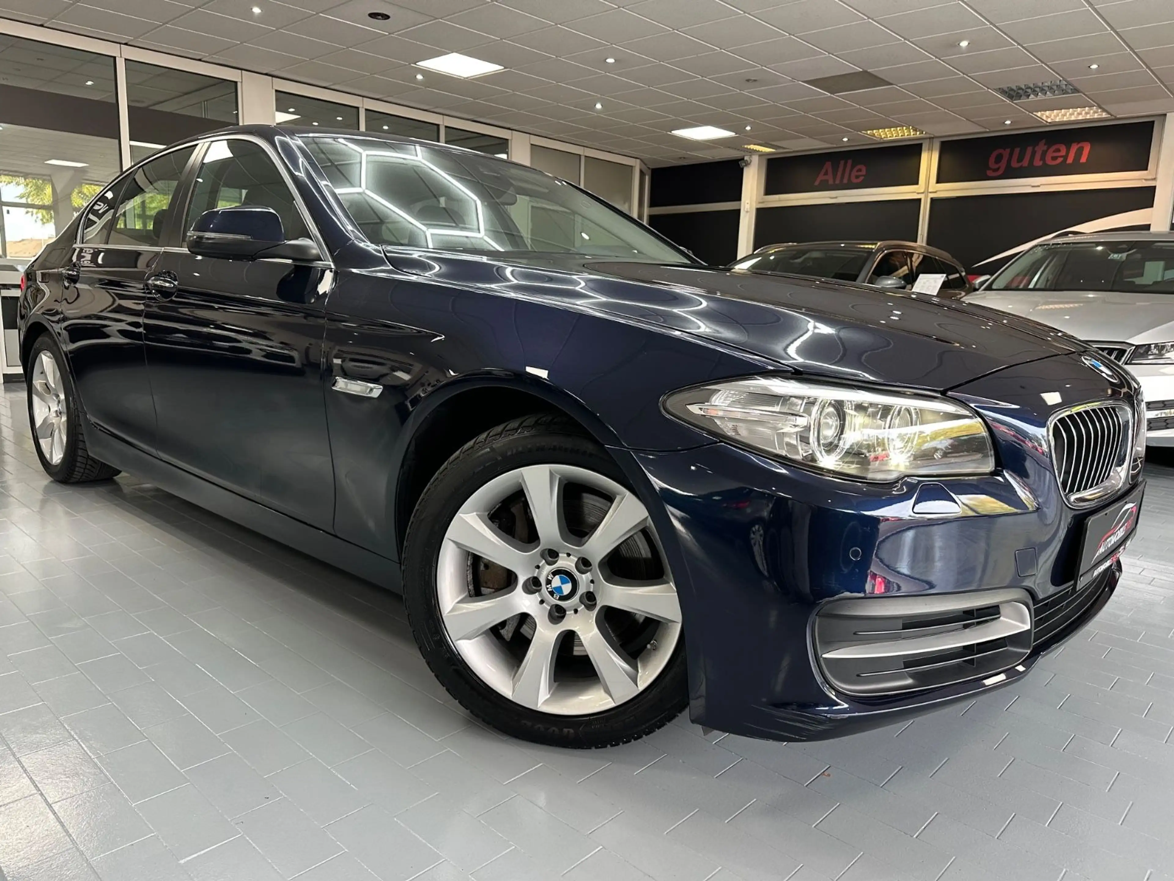 BMW 528 i xDrive/ Schiebedach/ Head up/ Leder — photo 4