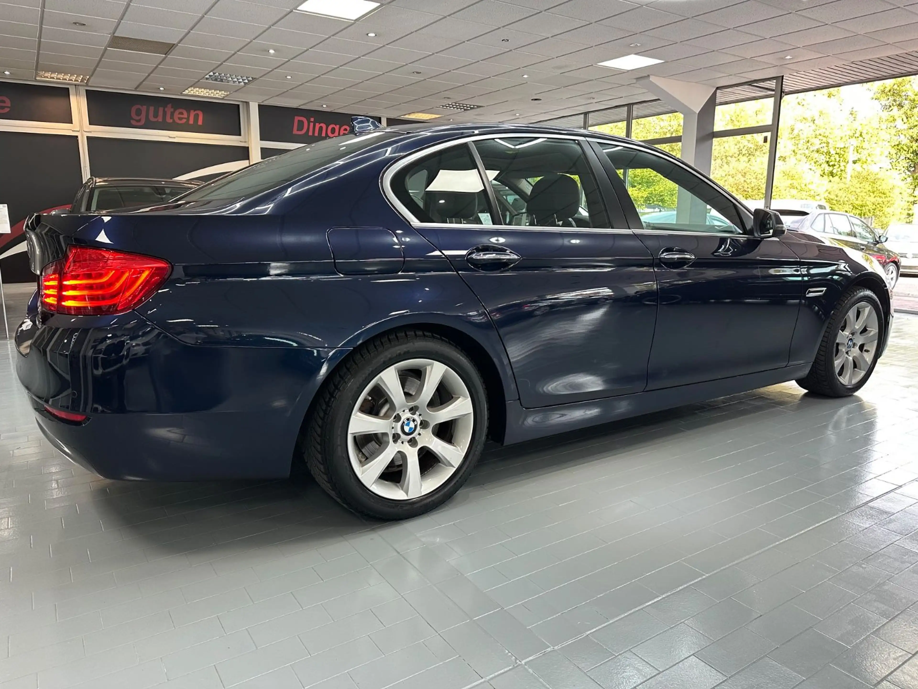 BMW 528 i xDrive/ Schiebedach/ Head up/ Leder — photo 9