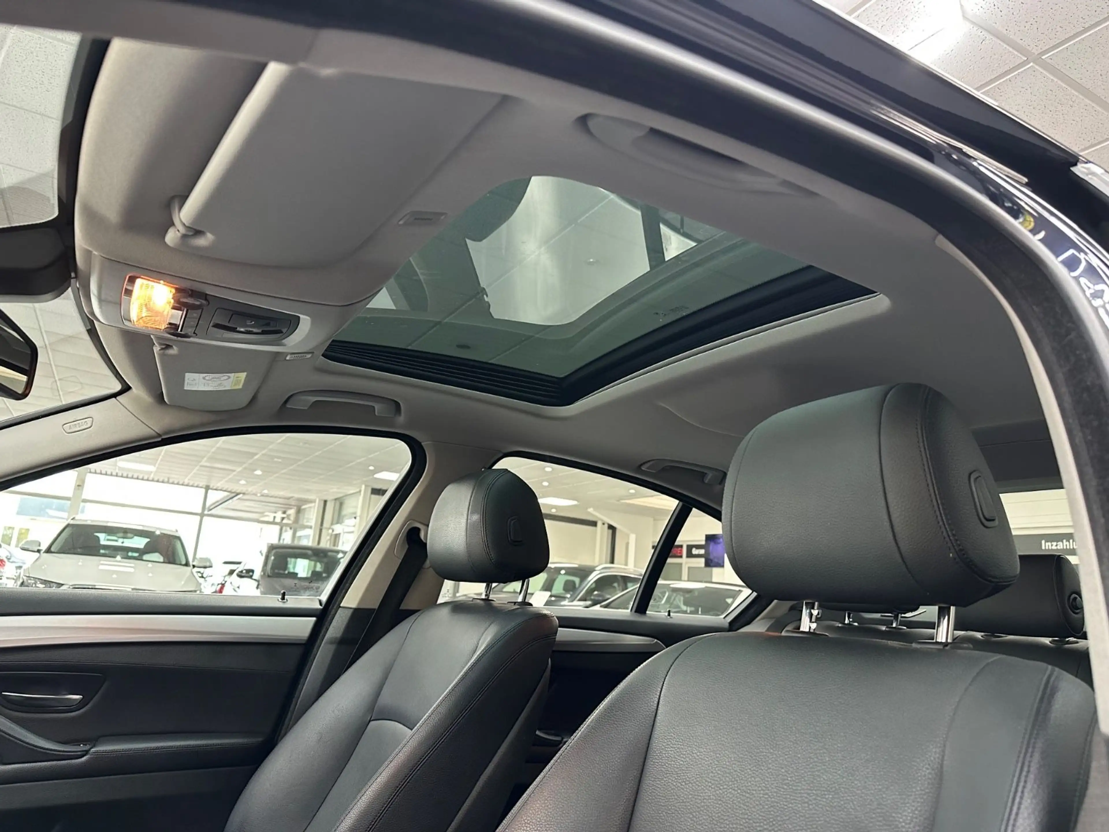 BMW 528 i xDrive/ Schiebedach/ Head up/ Leder — photo 15