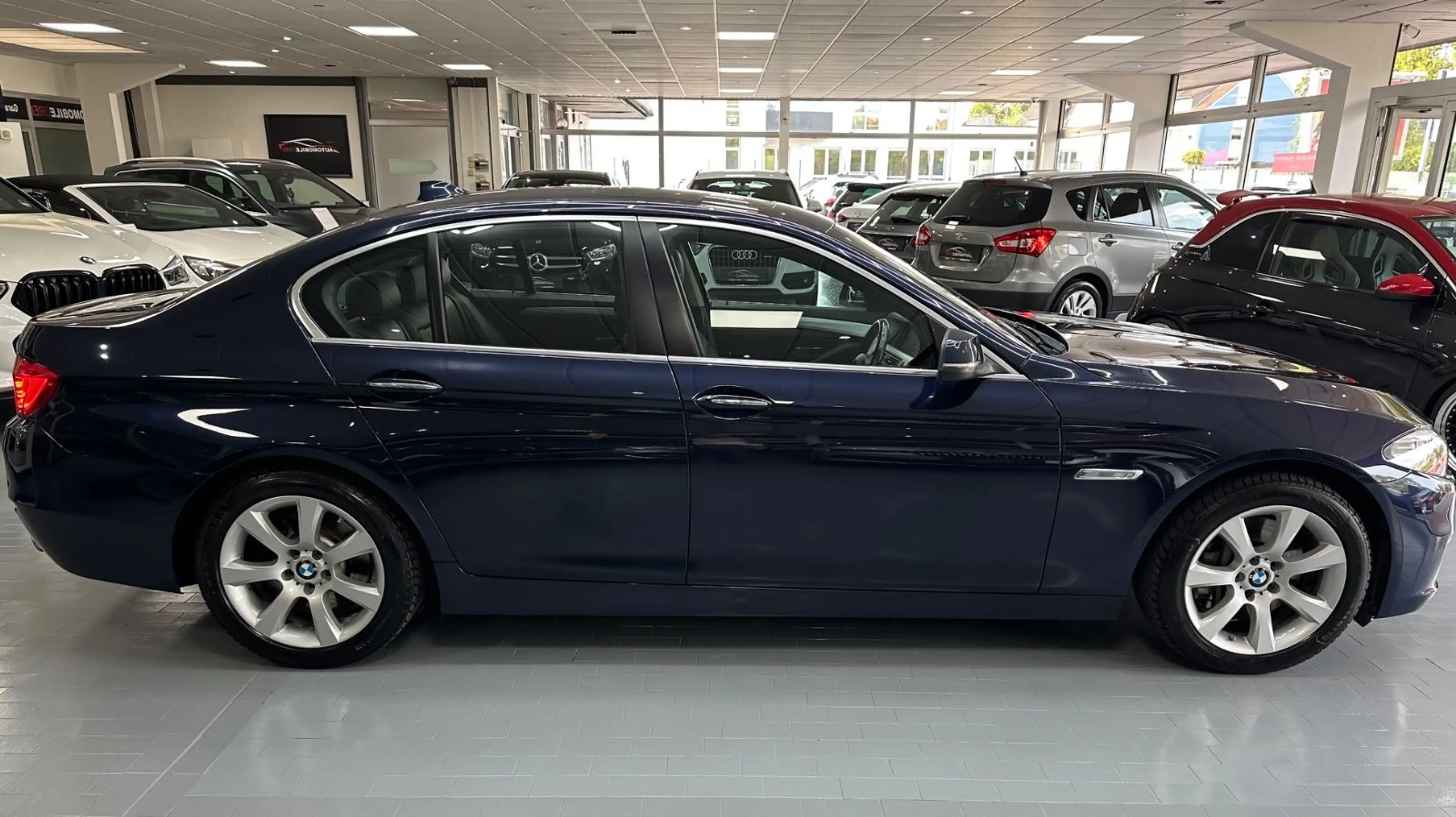 BMW 528 i xDrive/ Schiebedach/ Head up/ Leder — photo 6