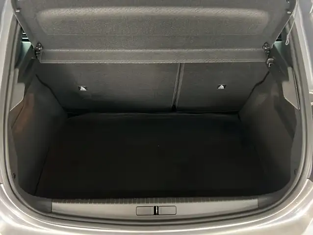 Peugeot 208 view 12