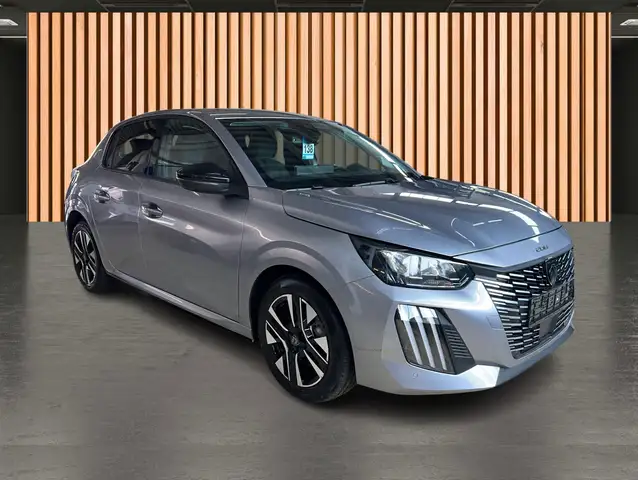 Peugeot 208 view 4