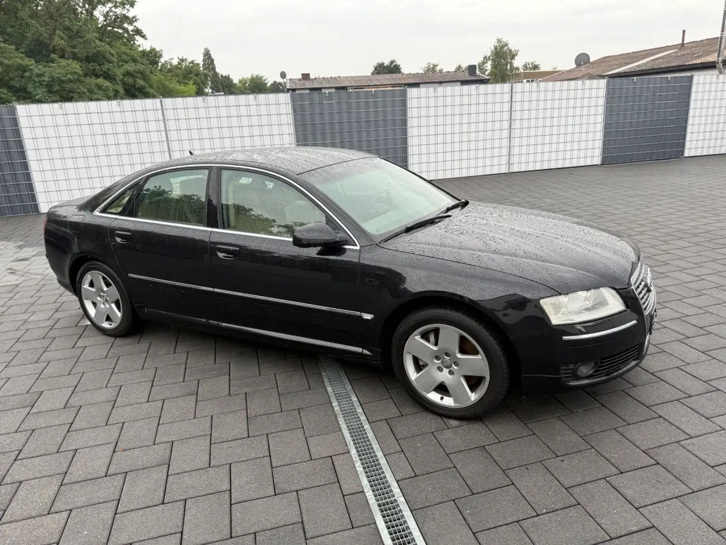 Audi A8 3.2 FSI Schwarz - 1