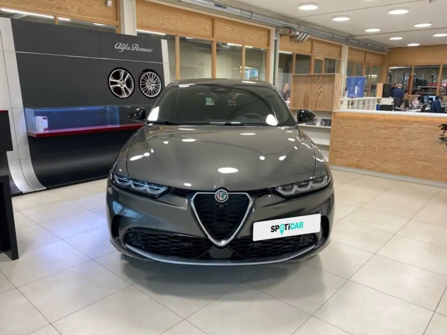 Alfa Romeo Tonale 1 1.3 T280 PHEV Q4 Ti Grijs - 2
