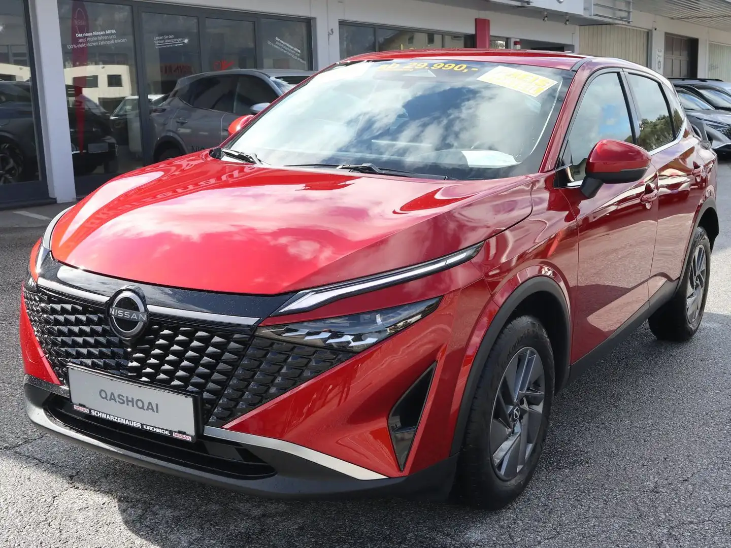 Nissan Qashqai Acenta Demo um € 27.990,- Rosso - 1