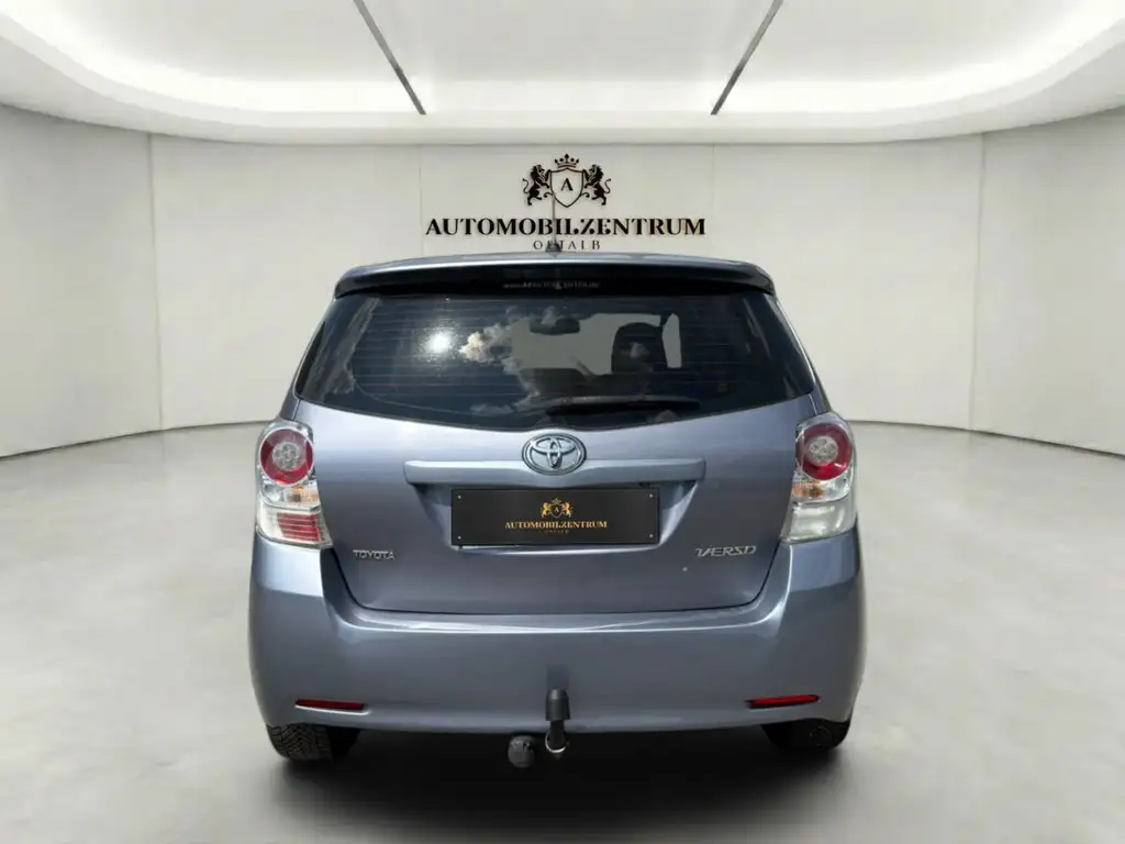 Toyota Verso Executive | 7 Sitzer | Rückfahrkamera Bild 5